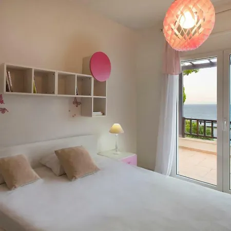 Idyllic Scorpiobay | Pool, Private Beach *