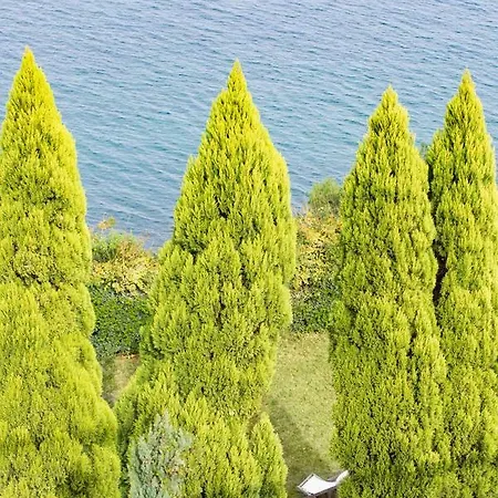 Idyllic Scorpiobay | Pool, Private Beach Skroponeria