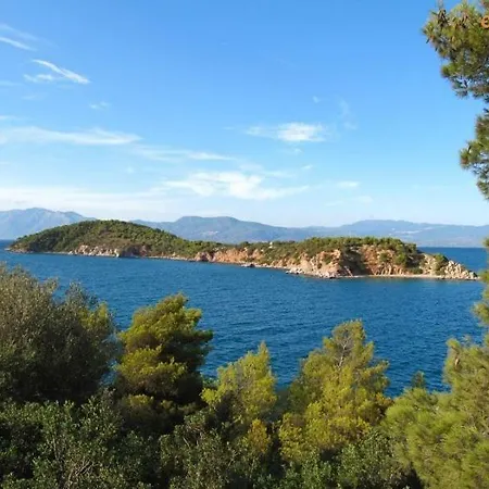 Idyllic Scorpiobay | Pool, Private Beach *
